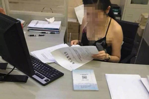 我的世界冰火传说蛇发女妖头颅怎么做
