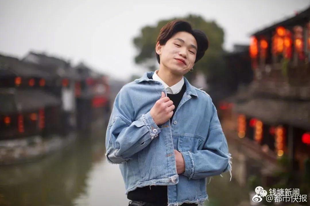 骑马与砍杀2随从怎么招募